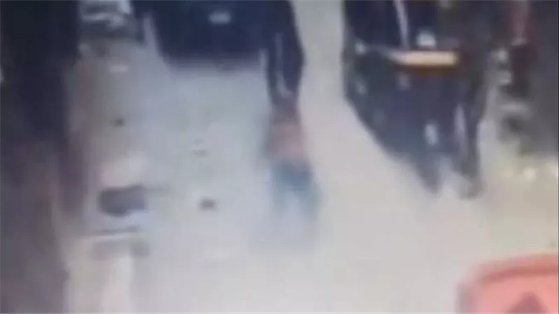 بجبر بخاطر المشاهدين.. أقوال صادمة للزوجة المسحولة وسط الشارع بسبب فيديوهات تيك توك