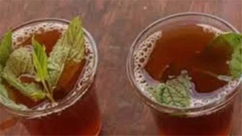 هذا ما يحدث في جسمك عند شرب الشاي بعد تناول الطعام مباشرة
