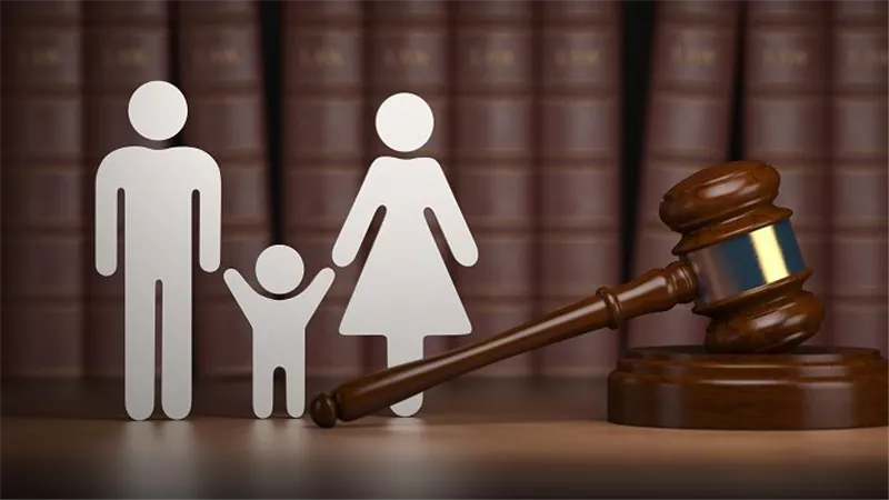 ملياردير وبيتهرب من مصاريف عياله.. صاحبة جاليري شهير تقيم 22 طعن نفقة بمحكمة الأسرة