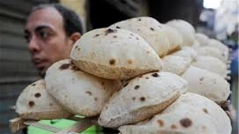 بعد رفع السولار والبنزين.. حقيقة زيادة سعر رغيف الخبز المدعم