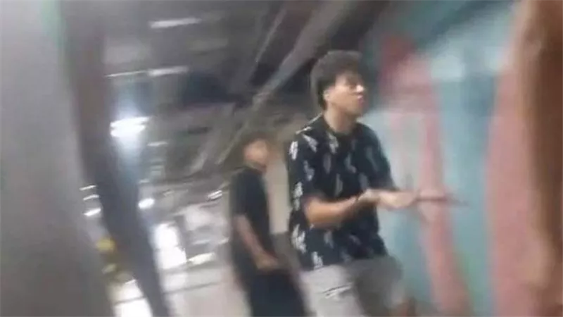 لهذه الأسباب..لماذا قضت المحكمة ببراءة إمام عاشور في قضية خناقة المول بالشيخ زايد؟