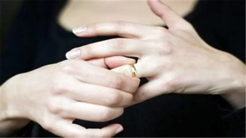 طردني بملابس النوم.. ولاء تطلب خلع زوجها في محكمة الأسرة