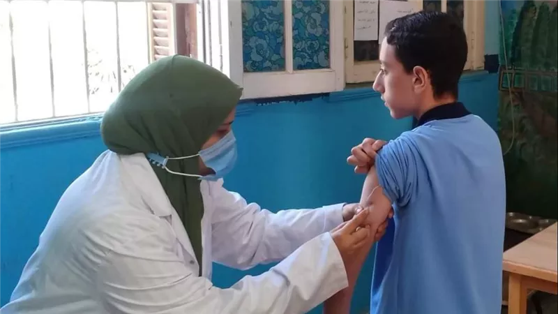 بعد فيديو الممرضة.. الصحة تكشف حقيقة فساد تطعيمات طلاب المدارس