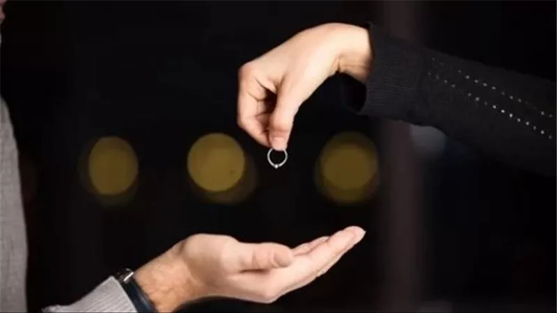 باع كلبتها.. حكاية سيدة طلبت خلع زوجها في محكمة الأسرة