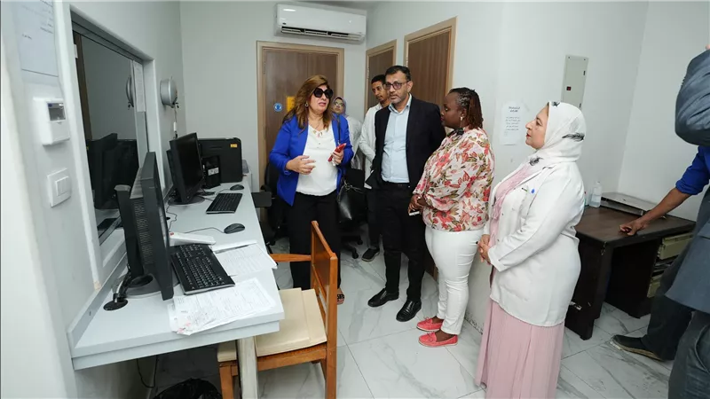 مستشفى قصر العيني بجامعة القاهرة يستقبل عددًا من الخبراء في أورام البروستاتا
