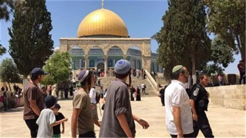 روتين الصلاة الجليلة مستمر في الأقصى 