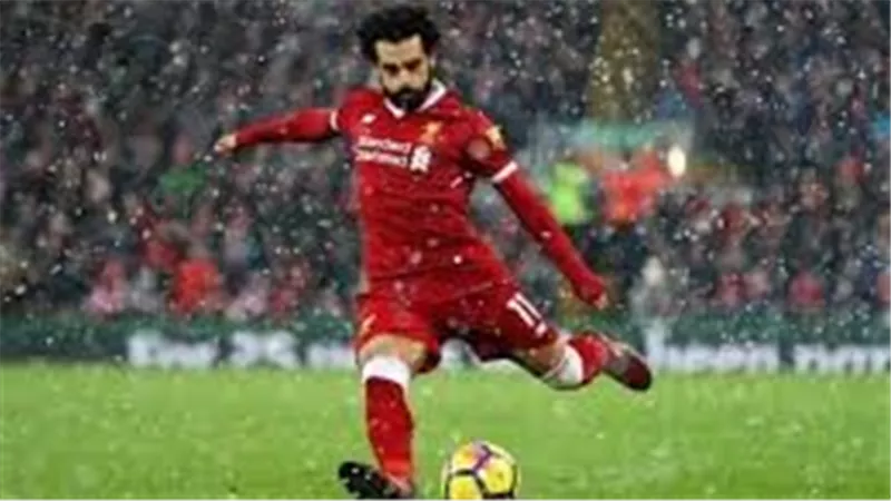 عقد خرافي وشرط تعجيزي.. مطالب محمد صلاح للتجديد مع ليفربول