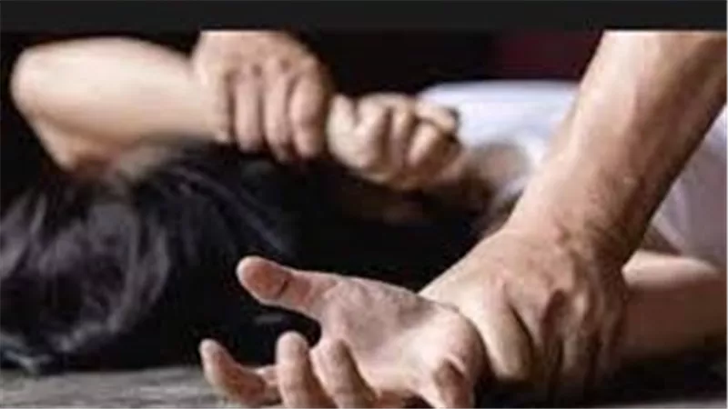 هدّدهن بفيديوهات فاضحة.. القصة الكاملة لـ طبيب التجمع المُدان بمعاشرة بناته الثلاث