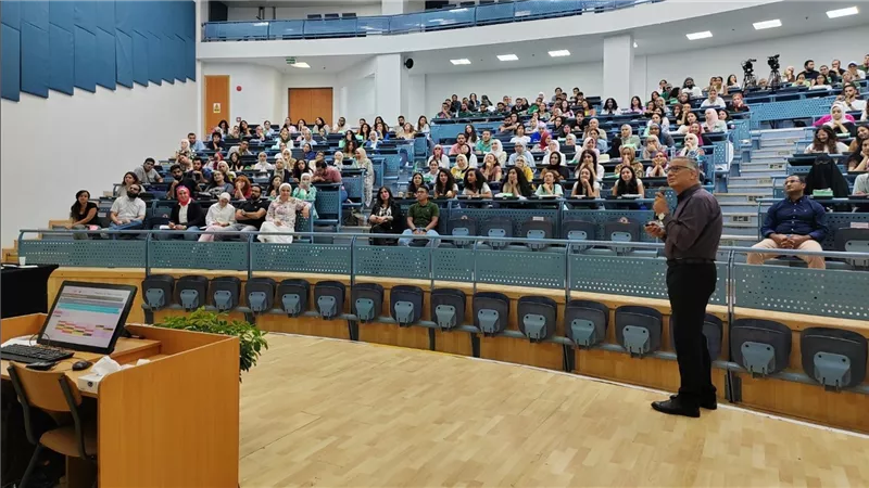 الجامعة الألمانية بالقاهرة تنظم لقاء حول المسارات المهنية في مجال الصيدلة والتكنولوجيا الحيوية