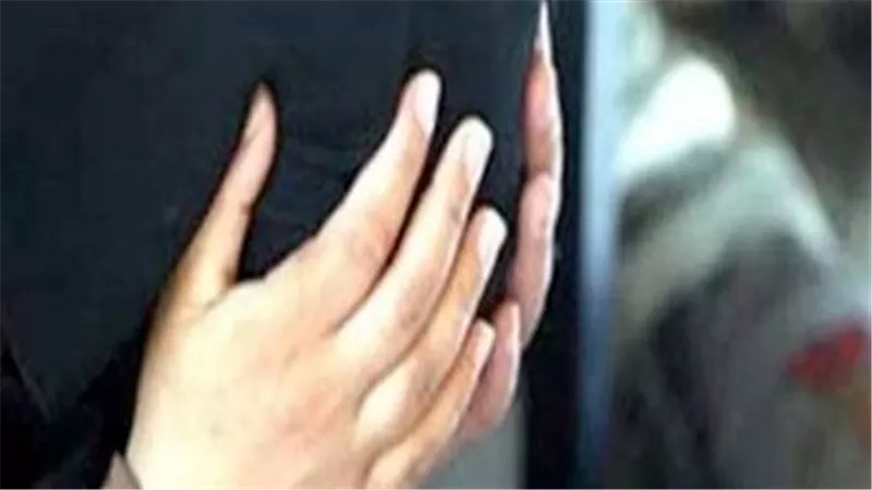 حقنت عيالها بالأنسولين.. الأم خلصت على طفلها وشرعت في قتل ابنتيها بالقليوبية