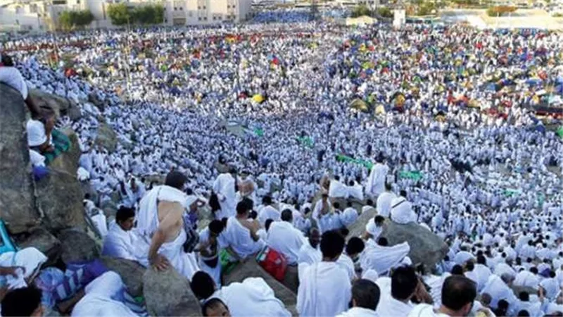 غرفة شركات السياحة تكشف حقيقة إلغاء شرط أداء الحج لمن سبق له أداء الفريضة | فيديو