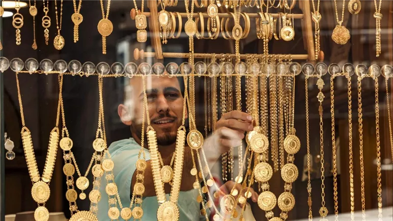 سعر الذهب اليوم الأحد 3-11-2024 مفاجأة جديدة