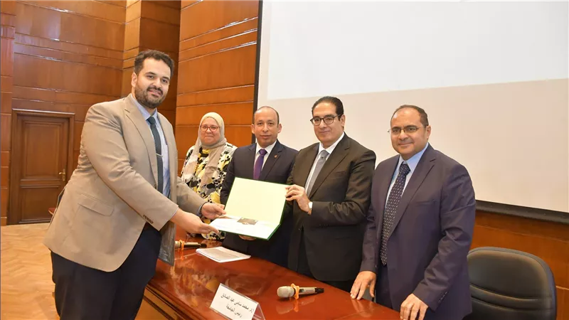 رئيس جامعة القاهرة: طب قصر العيني لها رونقها في تقديم الخدمات العلاجية في مصر وافريقيا