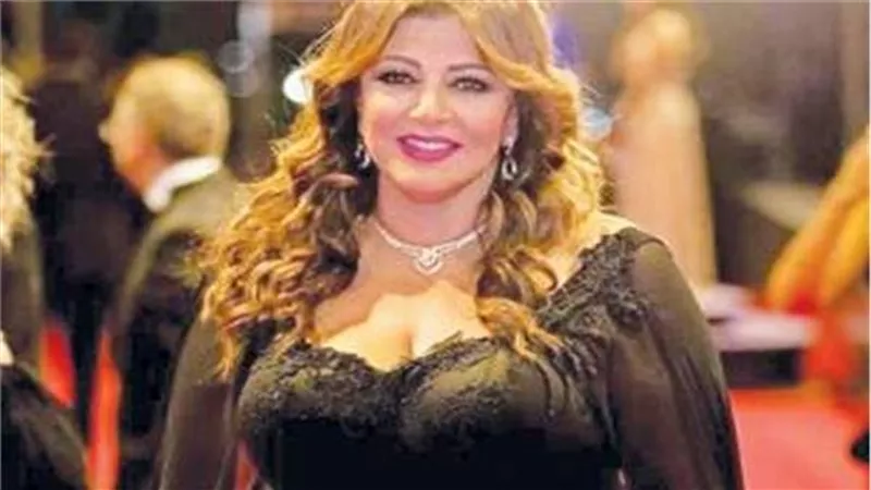 ابتزاز وتهديد وسب.. قرار جديد في قضية الفنانة هالة صدقي ومساعدتها