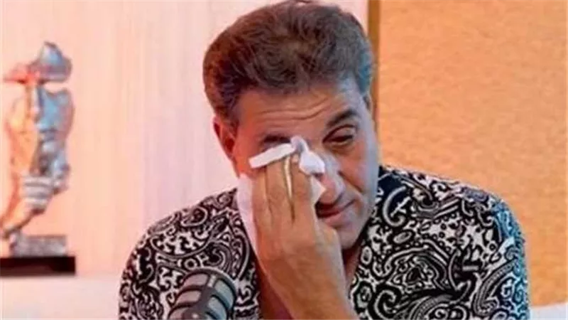 «نفسي أشوف أمي».. أحمد شيبة ينهار من البكاء أثناء حديثه عن والدته المتوفية | فيديو