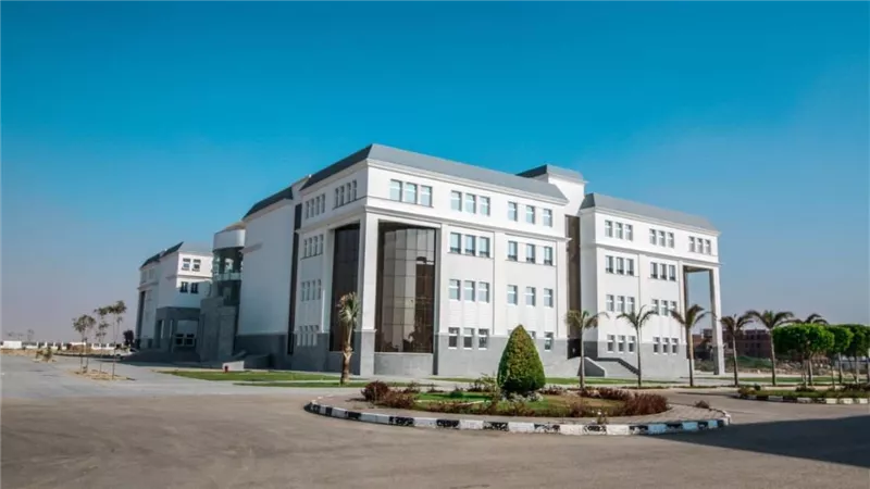 جامعة سيناء تعزز منظومة التكنولوجيا المتطورة وتصبح أول حرم جامعي غير نقدي بالكامل في مصر