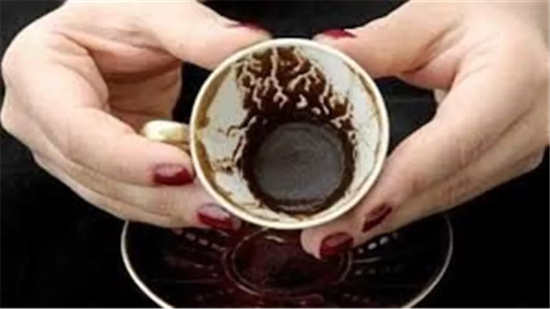 ما حكم قراءة الفنجان والاعتماد على علم الفلك؟.. داعية يجيب | فيديو