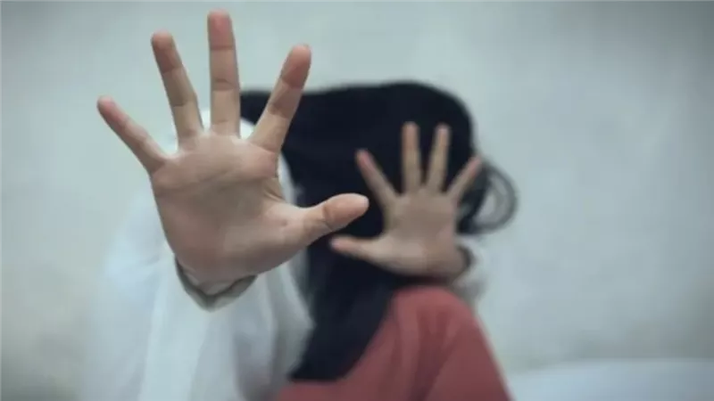 صرخاتها أنقذتها.. تفاصيل القبض على سائق توك توك حاول التعدي على طفلة بحلوان