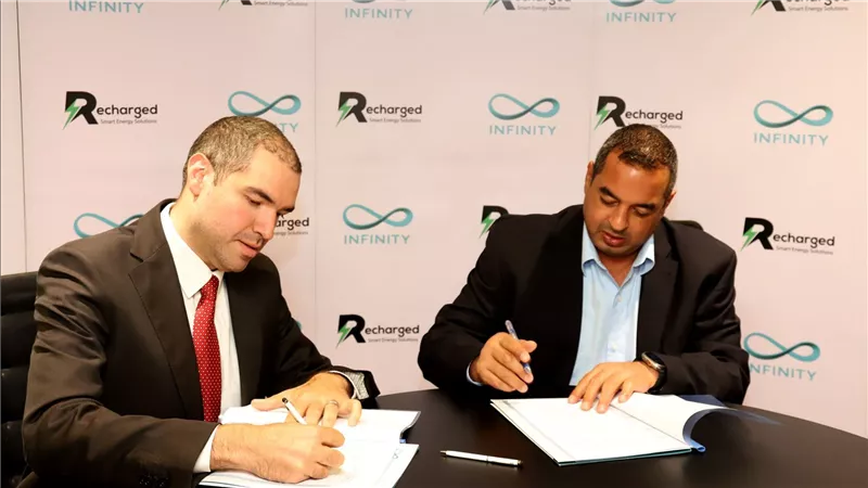 إنفنيتي كابيتال وRecharged توقعان شراكة للتوسع في نشر حلول الشحن المنزلي للسيارات الكهربائية