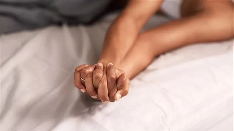 قصة غريبة انتهت بمأساة.. تفاصيل مثيرة عن خيانة زوجية في حواري بولاق
