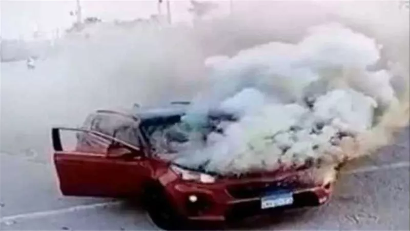 بعد احتراق سيارتهما.. تفاصيل نجاة معيدة بكلية الآثار وخطيبها من موت محقق على دائري الوراق