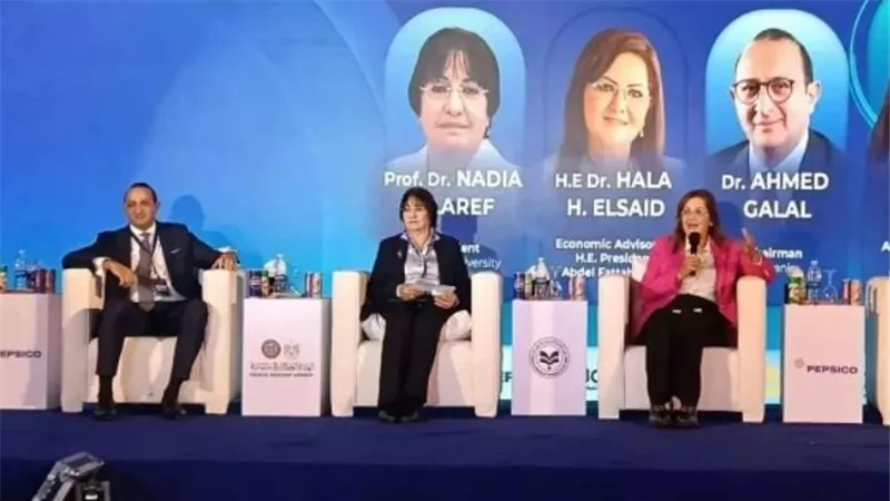 بحضور مستشار الرئيس للتنمية الاقتصادية.. تفاصيل قمة جامعة اسلسكا للتعليم التنفيذي (صور)