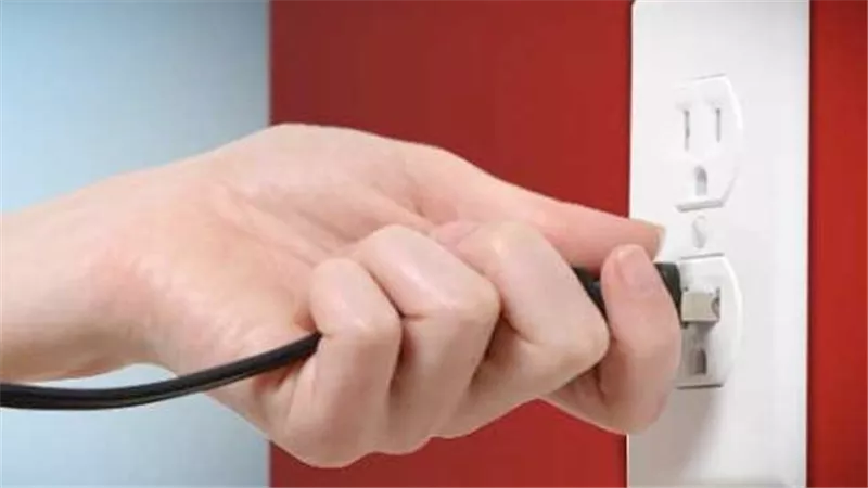 سكان الطوابق الأخيرة.. 4 إجراءات مهمة لمنع حوادث صعق الكهرباء