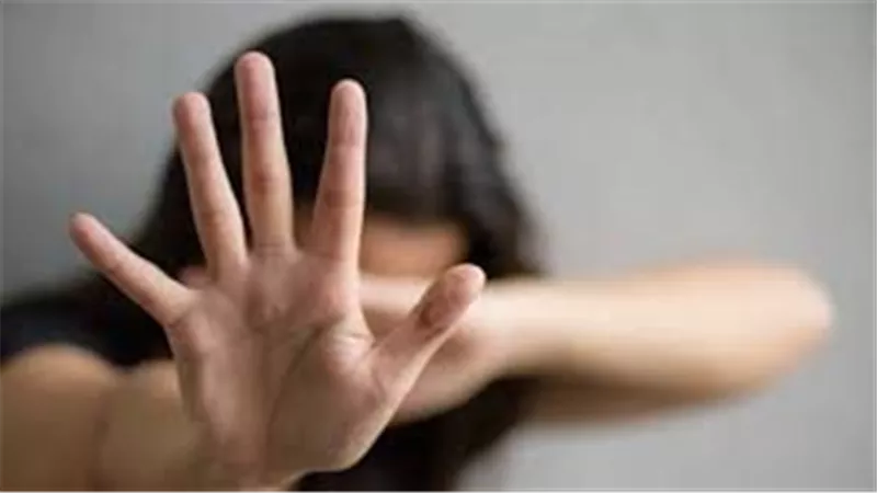 حاول يلمس جسمي.. تفاصيل مثيرة في اتهام سائق نقل ذكي بالتحـ.ـرش بأجنبية بميدان لبنان