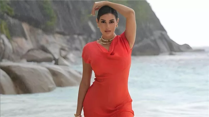 سعره خرافي.. ياسمين صبري تثير الجدل بفستان طفولي | شاهد