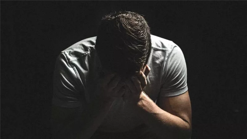 ردد هذا الدعاء.. ماذا يفعل من ضاقت به الدنيا وتكالبت عليه الديون؟