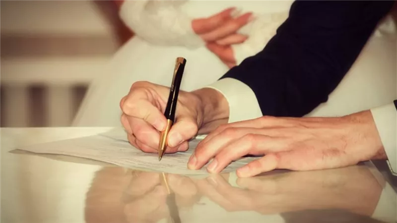  عقد زواج يثير الجدل.. علي جمعة يحسم الأمر بشأن الشهود والشروط 
