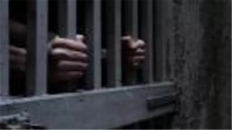 تفاصيل مثيرة في الحكم على المتهم بقتل طفله بسبب شكه في نسبه