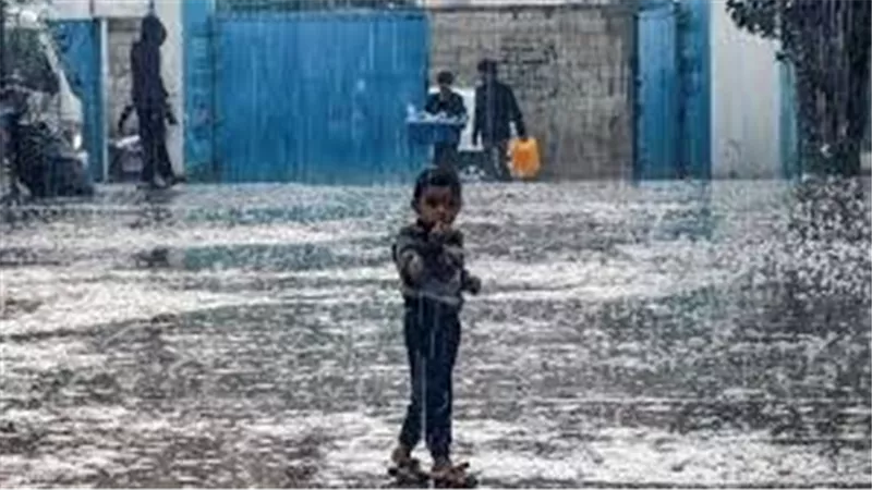 مأساة غـ زة تحت وطأة الطقس الشتوي: برد قارس وأمطار غزيرة ولا أحد يهتم