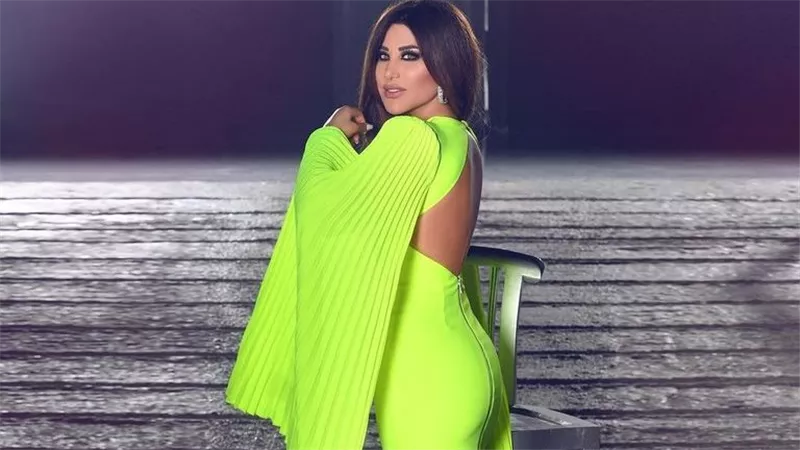  بفستان أخضر.. نجوى كرم تثير ضجة بهذه الاطلالة | شاهد 