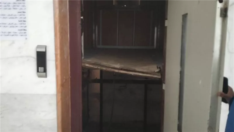 اتحشرت بين الأسانسير والحائط.. نهاية مأساوية لطفلة في المعادي