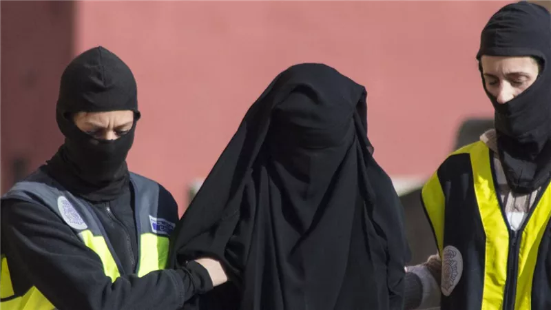 قصة سقوط نجلاء محمود.. أسرار استقطاب الفتيات المصريات وتزويجهن لرجال داعش 