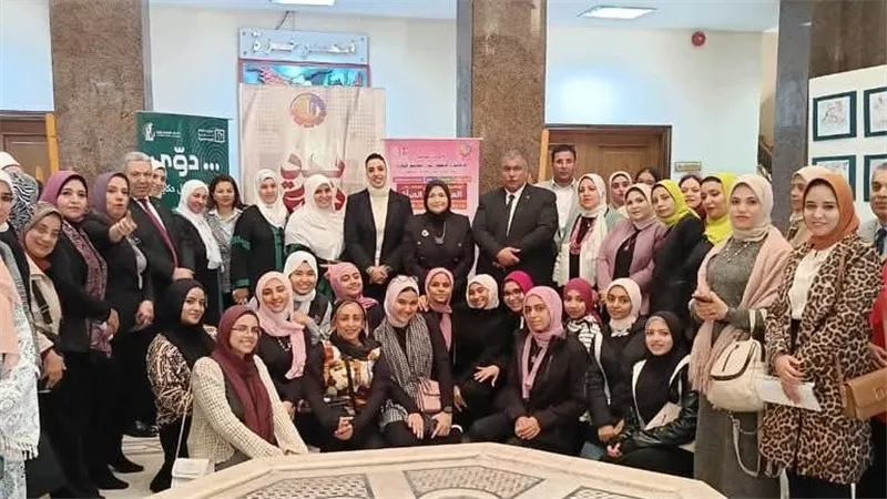 بالصور.. معرض كاريكاتير لا للعنف ضد المرأة