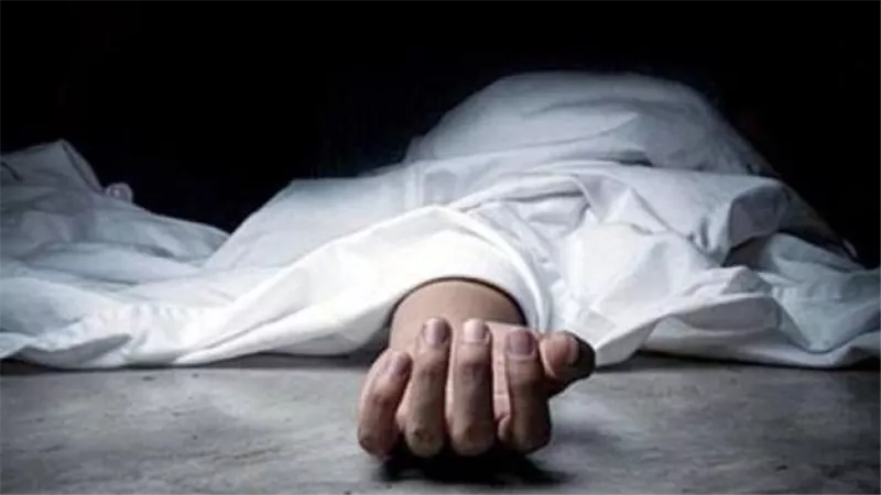 طلب صداقة ابنته.. مزارع ينهي حياة عامل في سوهاج