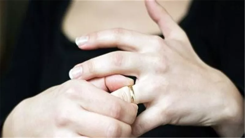بيجمعني أنا وضرتي على سرير واحد.. فاطمة تطلب خلع زوجها في محكمة الأسرة