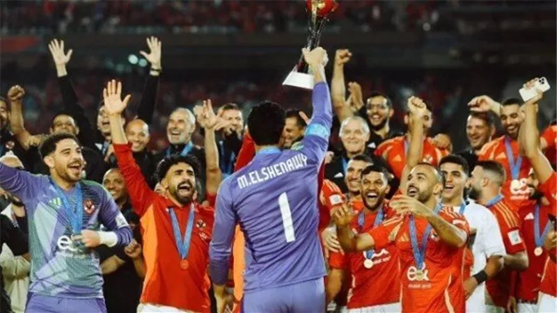  الأهلي عينه على الملكي.. قناة وحيدة لنقل مباراة بطل أفريقيا في نصف نهائي كأس إنتركونتيننتال 