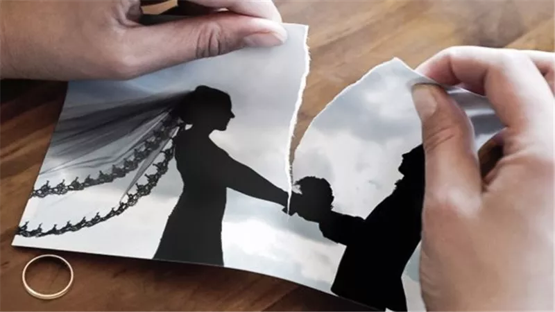 بتلعب كورة وبتقولي أنا كابتن الفريق.. إسماعيل يطلب تطليق زوجته في محكمة الأسرة