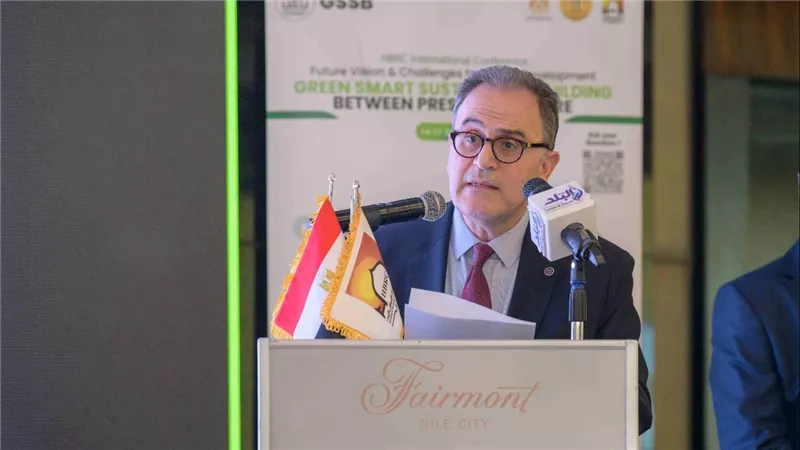 الجامعة الأمريكية بالقاهرة تشارك في مؤتمر البناء الأخضر الذكي مع القومي للإسكان 