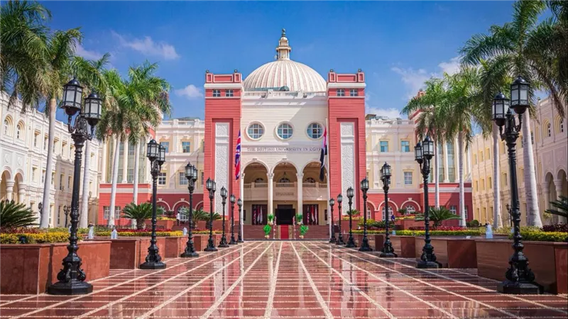 عقب إعلان الحد الأدنى للجامعات الخاصة.. الجامعة البريطانية تفتح باب التقدم بكلياتها الـ13