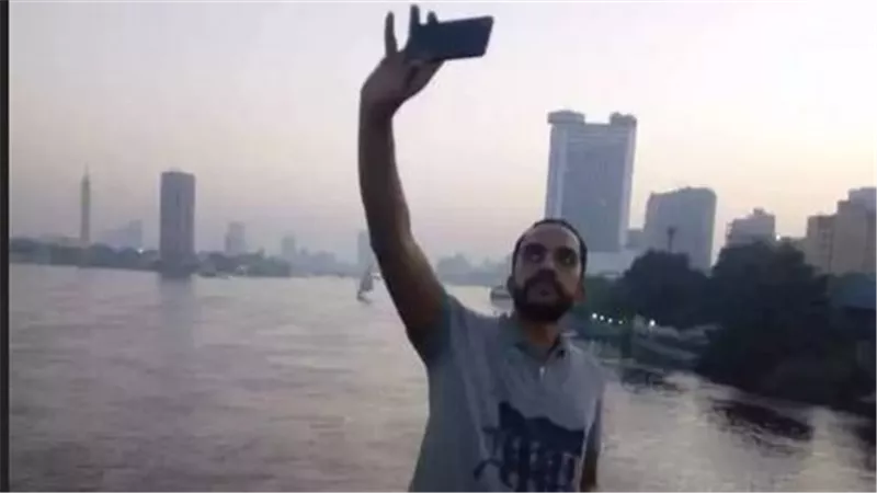 خلاف على تشطيب شقة.. كيف أنهي صنايعي ألوميتال حياة مقاول تشطبيات بالسلام؟