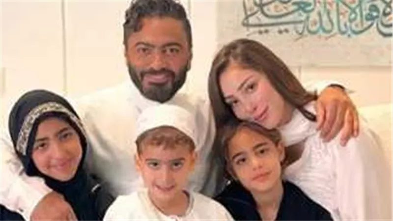 خبيرة فلك تكشف مفاجأة بشأن عودة تامر حسني وبسمة بوسيل في 2025 | فيديو