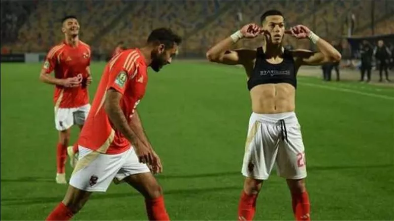 في ناس عايزه تولعها.. تعليق ناري من أحمد شوبير على احتفال إمام عاشور أمام بلوزداد