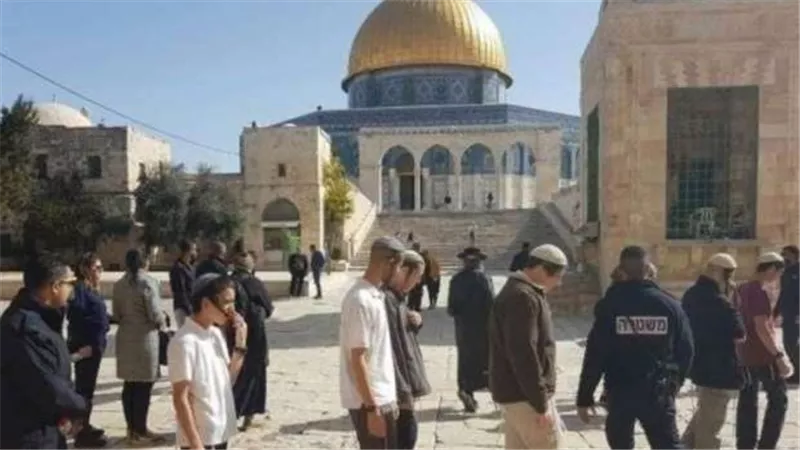 تكثيف أمني استعدادًا لعيد الأضواء اليهودي.. ماذا يحدث في القدس؟