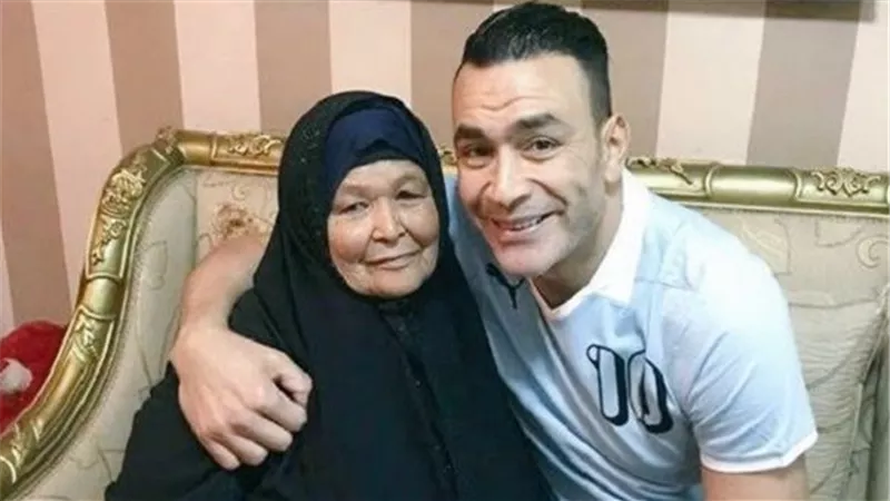 بعد وفاتها بأيام.. الحضري يتذكر والدته برسالة مؤثرة 