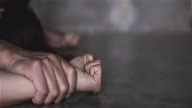 ضحك على بنتي.. تفاصيل مثيرة في تعدي عامل على طفلة زوجته بالجيزة