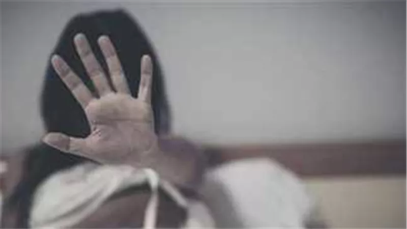 عاشرها وعرض الفيديو لأصحابه..تفاصيل مثيرة جديدة في اتهام أب بالاعتداء على ابنته بالدقهلية